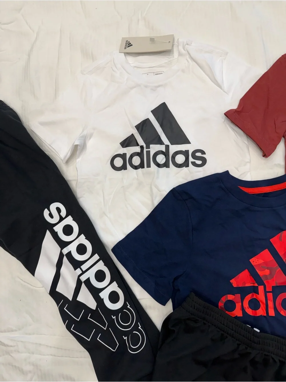 New boys adidas Sz 5 shirt & Shorts Set, sweatpants bundle